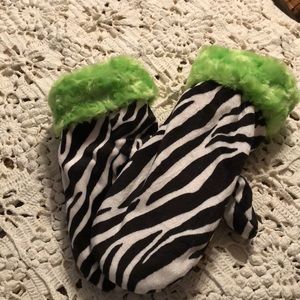 Zebra and line green Mittens